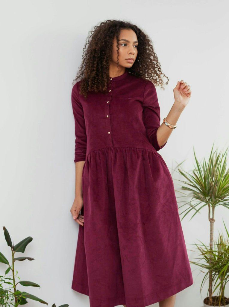 Knee-length sheath dress